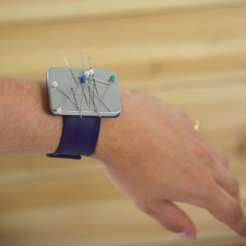 Bracelet magnétique pour épingles violet foncé - Image 5