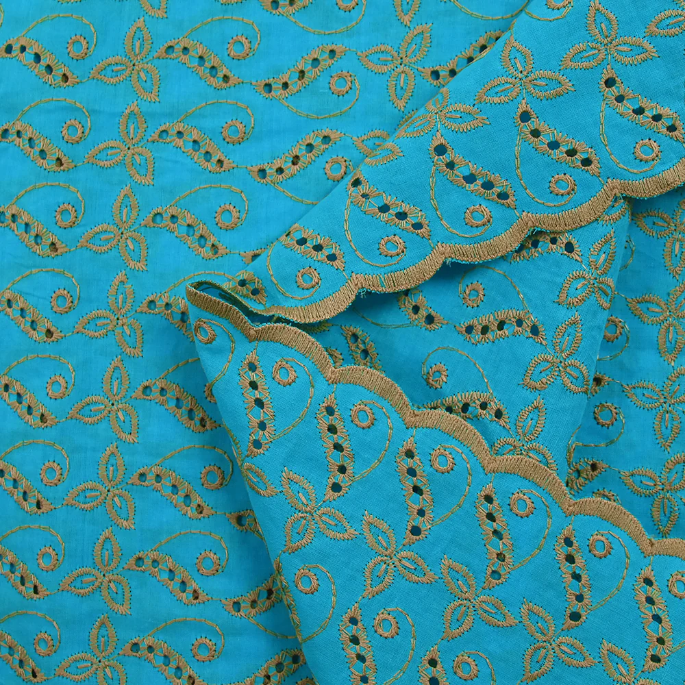 Broderie anglaise festonnée beige Éléonore fond bleu azur - Image 6