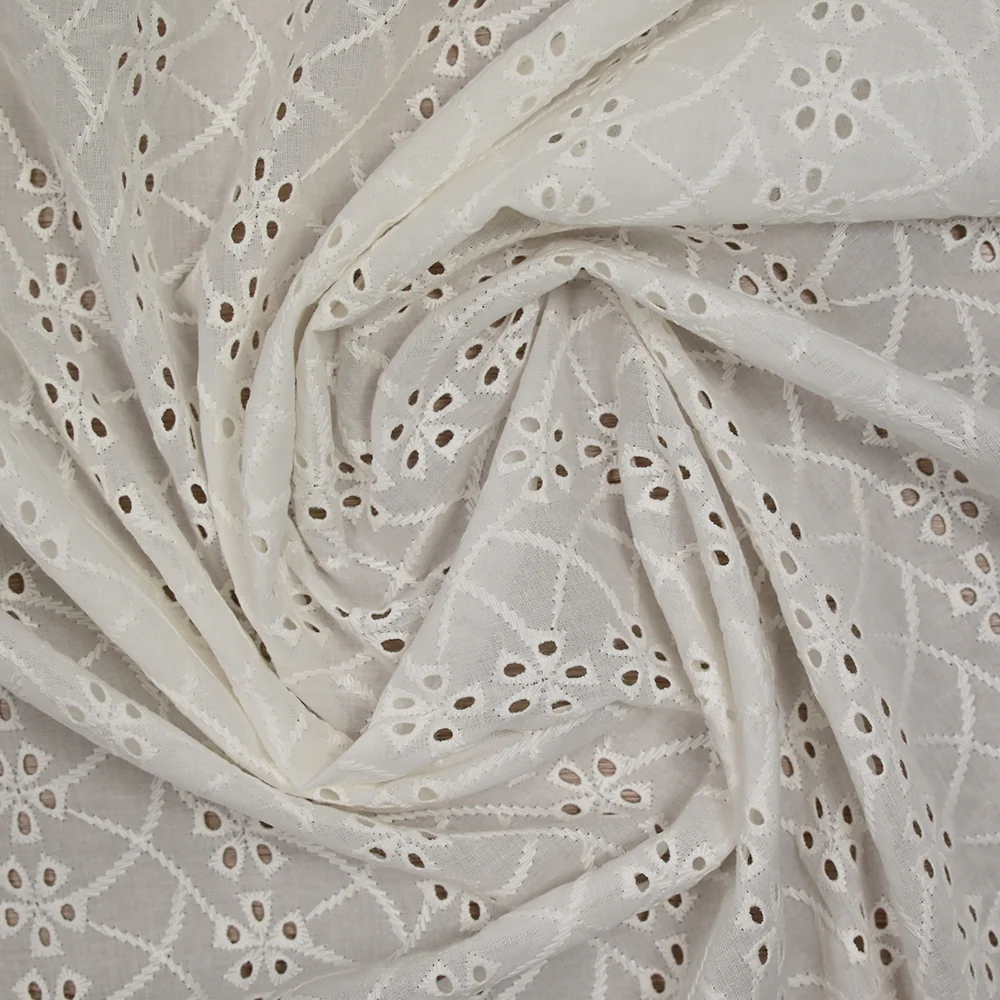 Broderie anglaise festonnée Tonga fond blanc cassé - Image 2