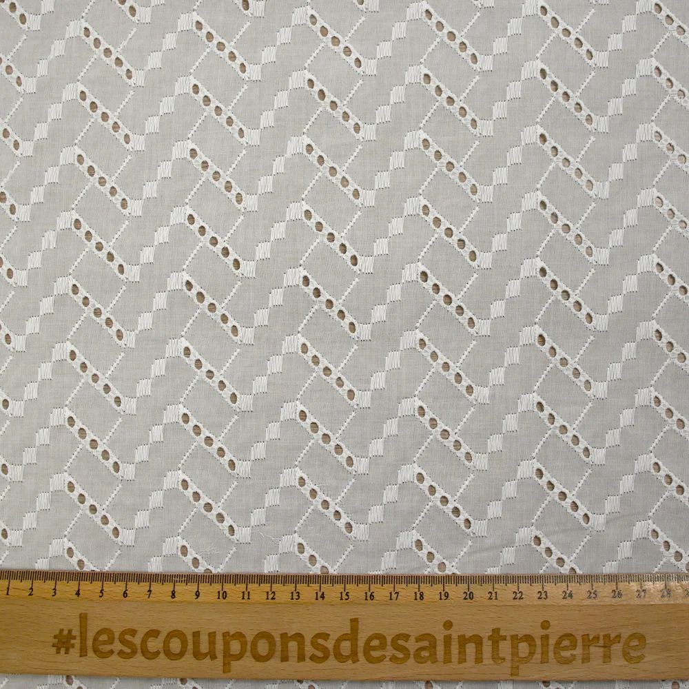 Broderie anglaise Freya blanc cassé - Image 3