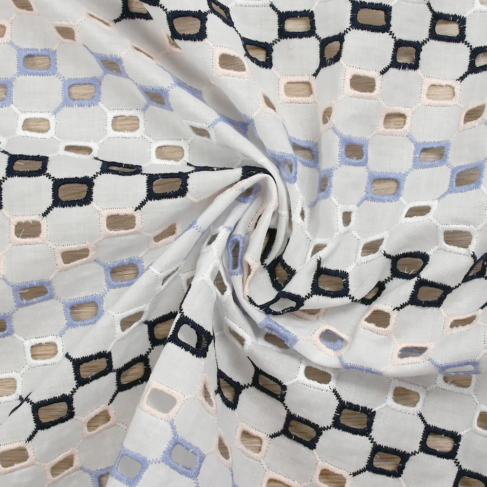 Broderie anglaise géométrie marine, bleu et rose pâle fond blanc - Image 2