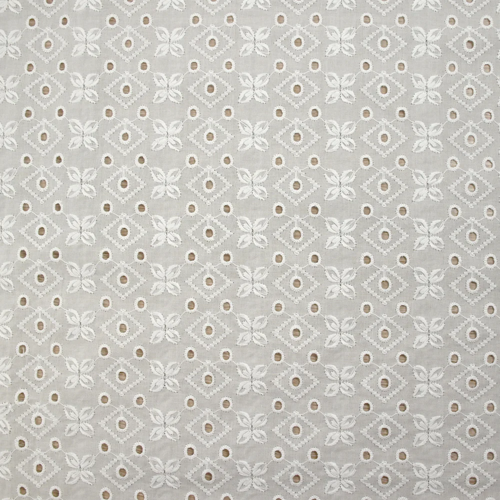 Broderie anglaise Hilda blanc cassé