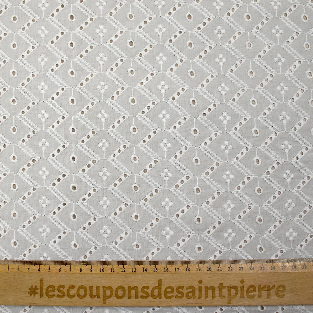 Broderie anglaise Tara blanc cassé - Image 3