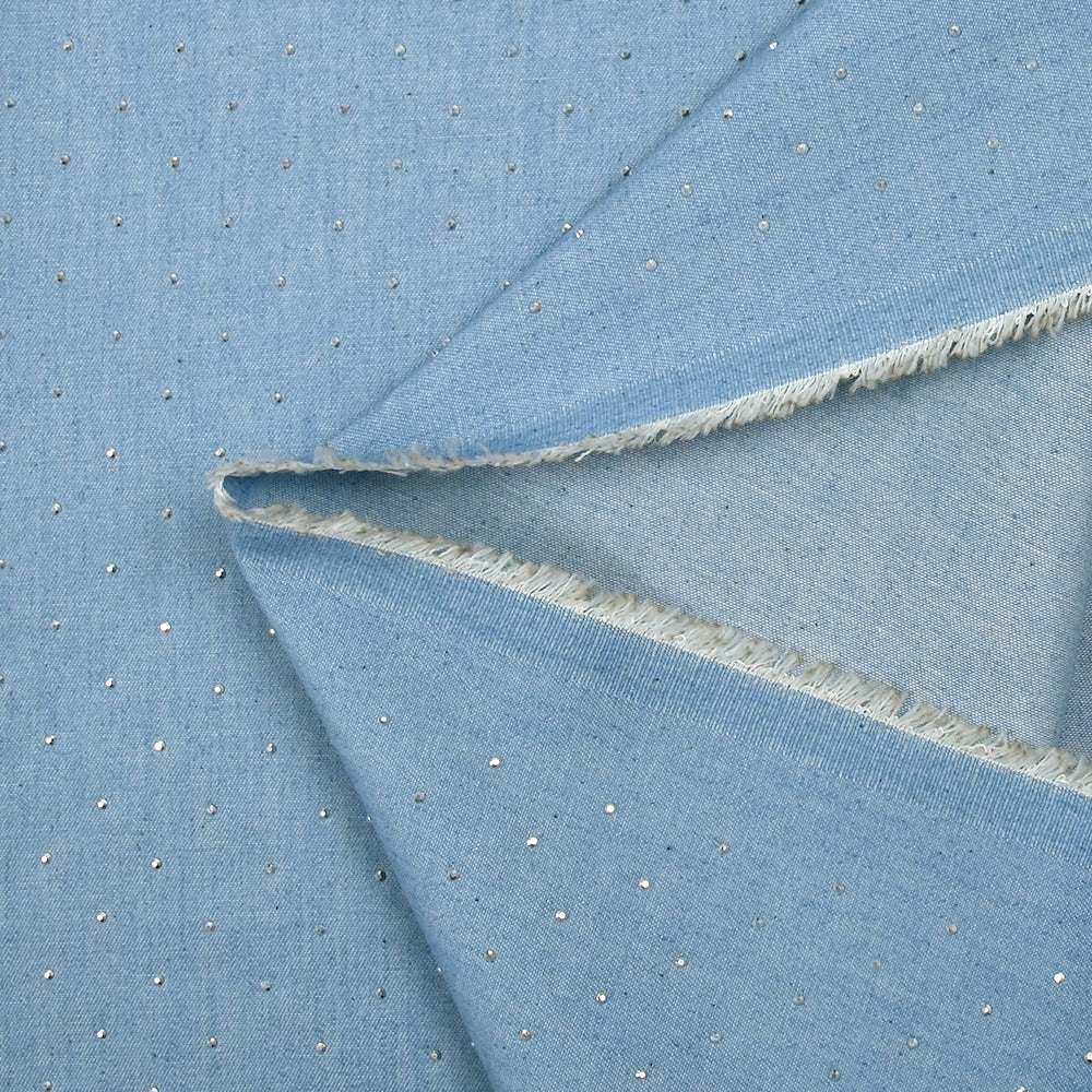 Chambray de coton orné de strass fond bleu ciel - Image 6