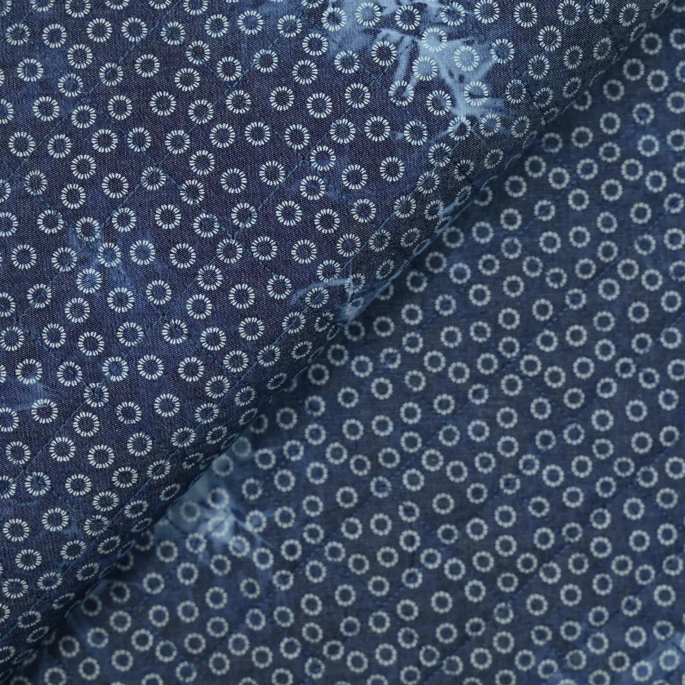 Chambray matelassé imprimé tie and dye cercle en pétales - Image 4