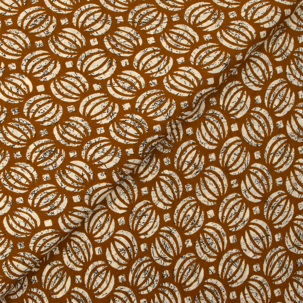 Coton batik imprimé Ghaziabad fond camel - Image 4