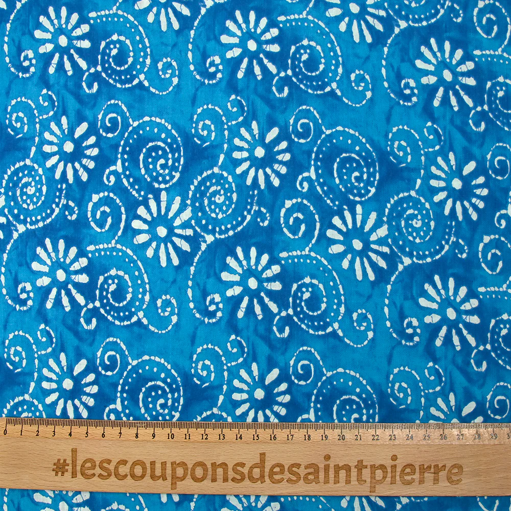 Coton batik imprimé Udaipur fond bleu azur - Image 3