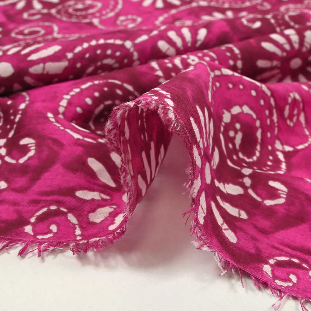 Coton batik imprimé Udaipur fond fuchsia - Image 6