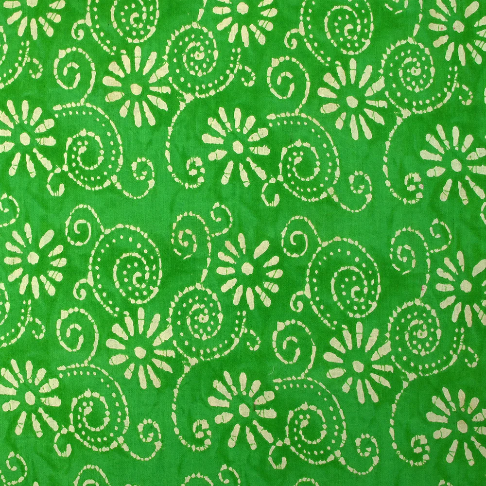 Coton batik imprimé Udaipur fond vert pomme