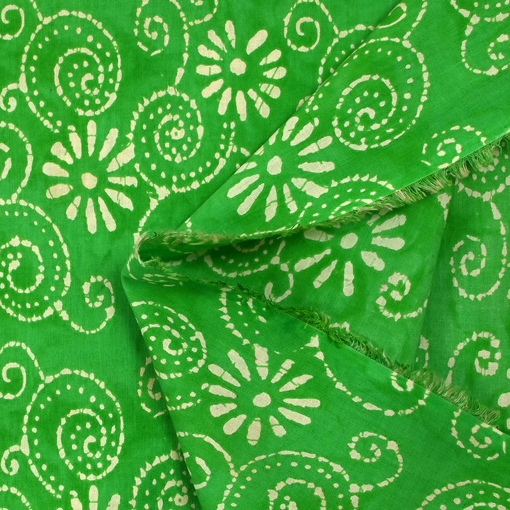 Coton batik imprimé Udaipur fond vert pomme - Image 5
