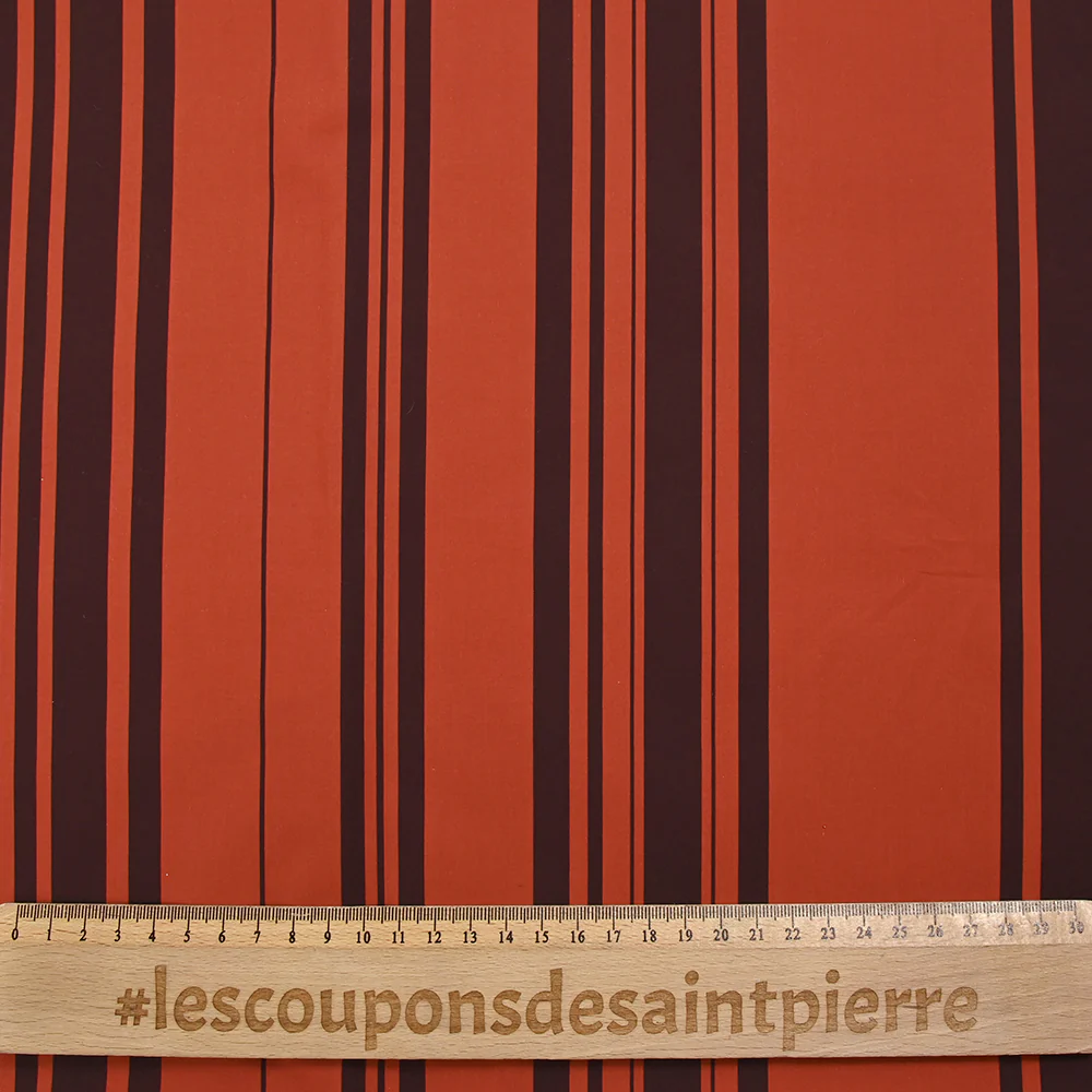 Coton fin imprimé rayures rouge orangé et marron - Image 3