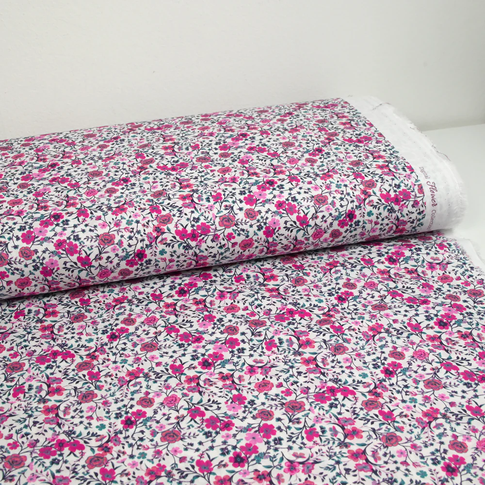 Coton imprimé Anna fleurs rose et fuchsia fond blanc au mètre - Image 2
