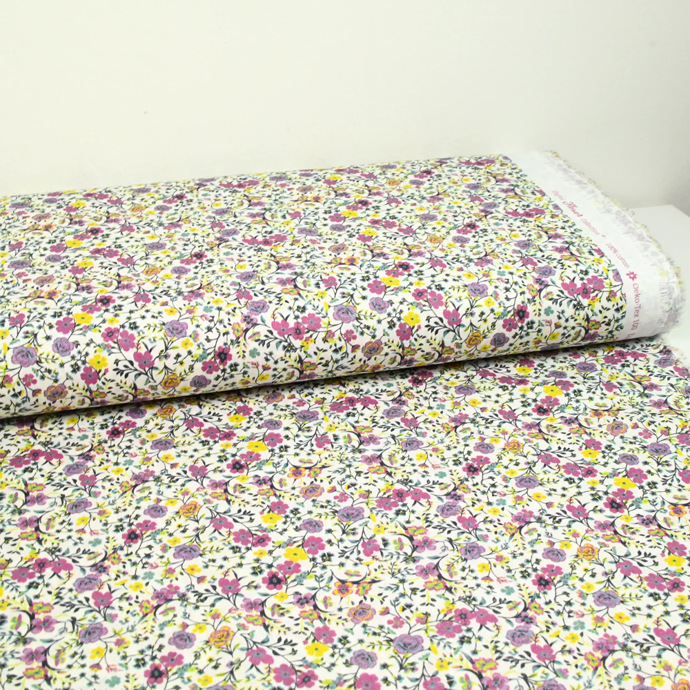 Coton imprimé Anna fleurs violet et jaune fond blanc au mètre - Image 2
