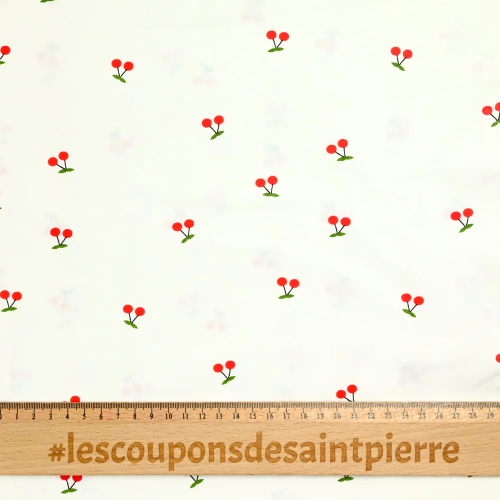 Coton imprimé cerise fond blanc - Image 3