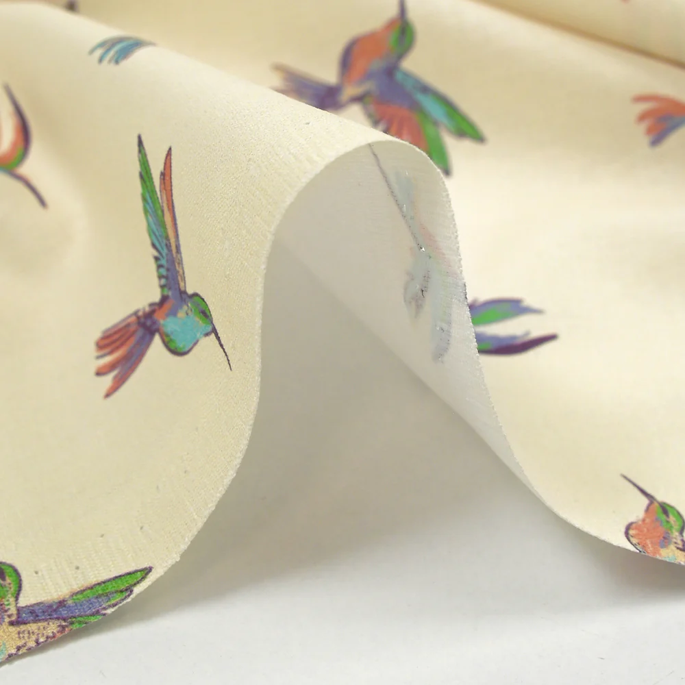 Coton imprimé envolée de colibris fond écru - Image 6