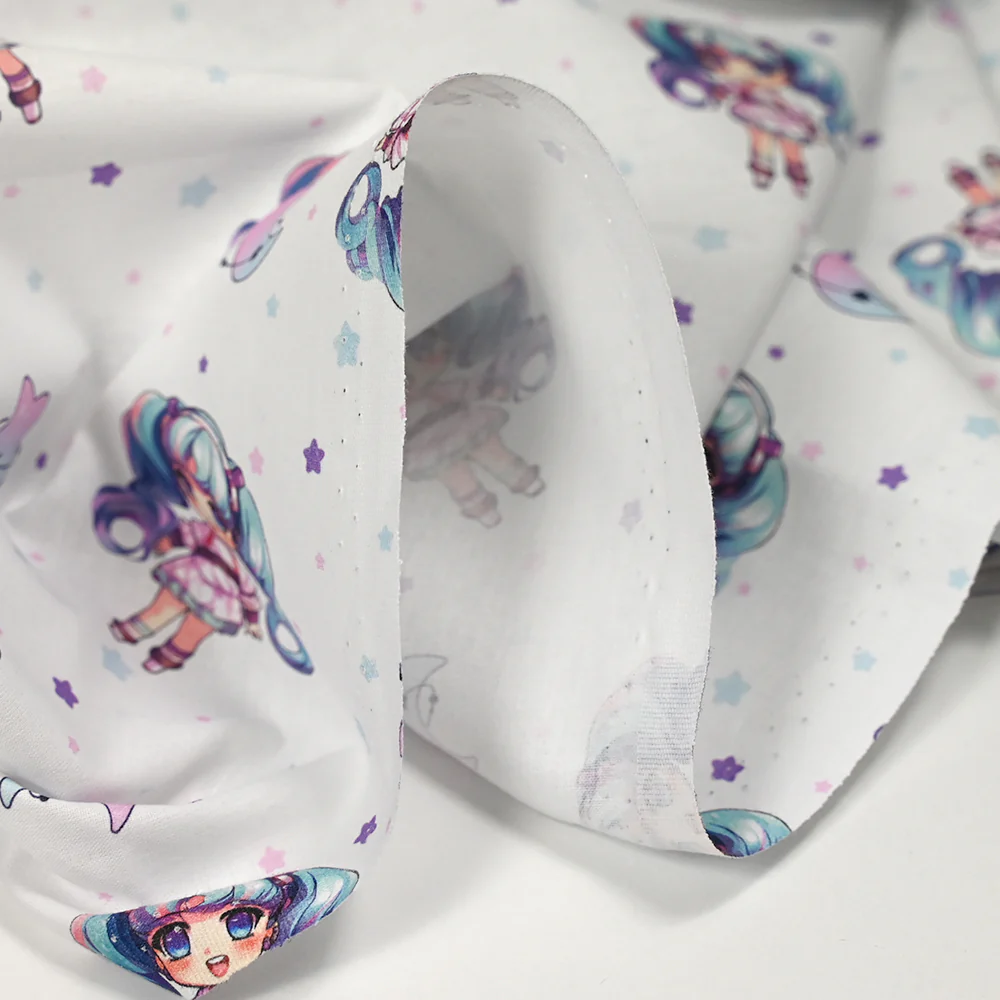 Coton imprimé kawaii bleu et rose fond blanc - Image 5
