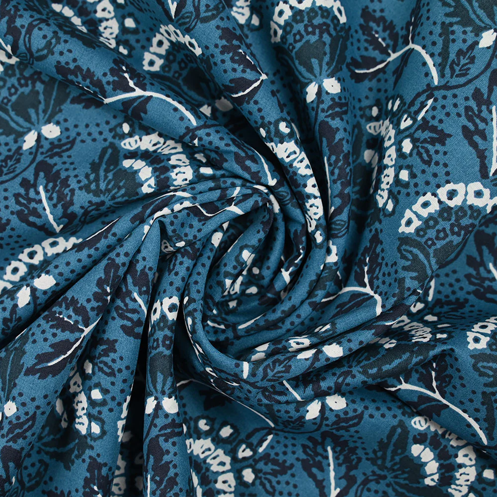 Coton indien imprimé fleur blanche et pétrole fond bleu denim - Image 2