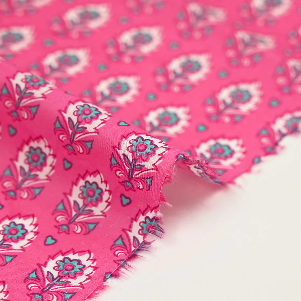 Coton indien imprimé Sati turquoise et blanc fond rose - Image 6