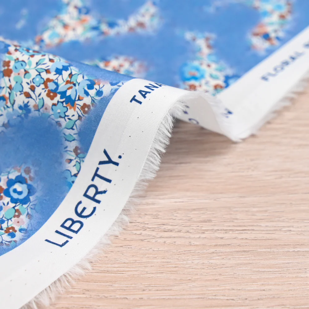 Coton liberty ® Leontyne Love Emma and Georgina bleu au mètre - Image 5
