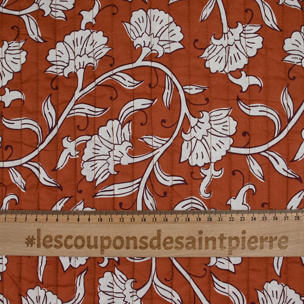Coton matelassé double face Deepti marron et rouge amarante au mètre - Image 6