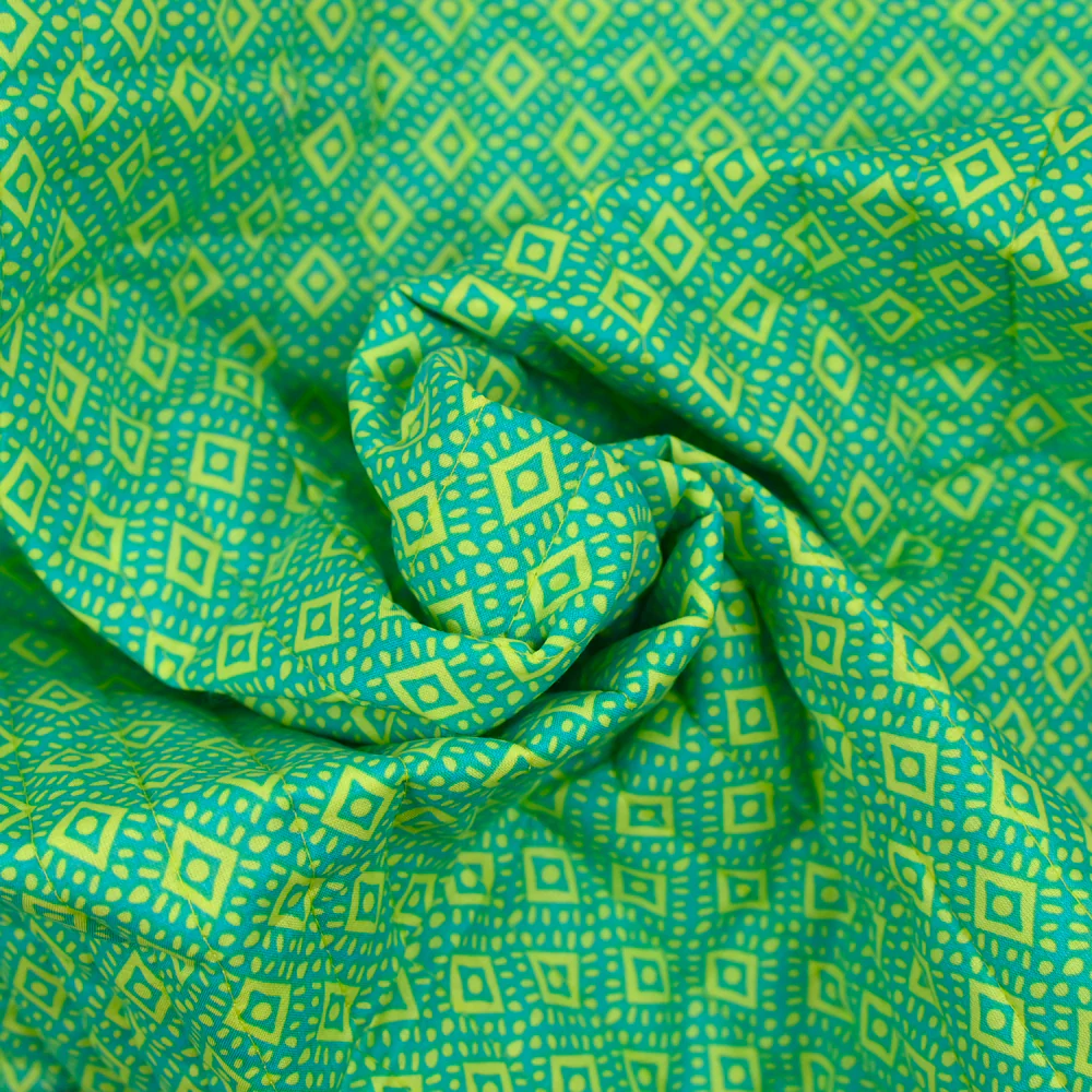 Coton matelassé double face ethnique et fleurs vert anis au mètre - Image 3