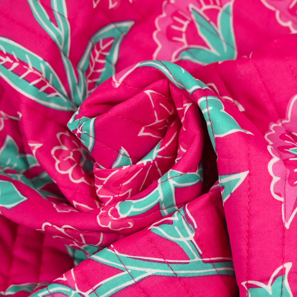 Coton matelassé double face fleurs fuchsia et vert au mètre - Image 4