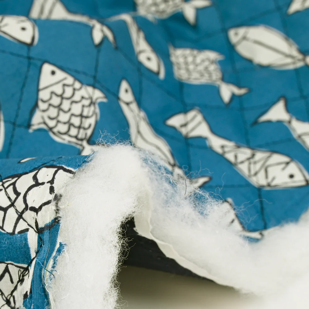 Coton matelassé double face poisson bleu et marine au mètre - Image 6