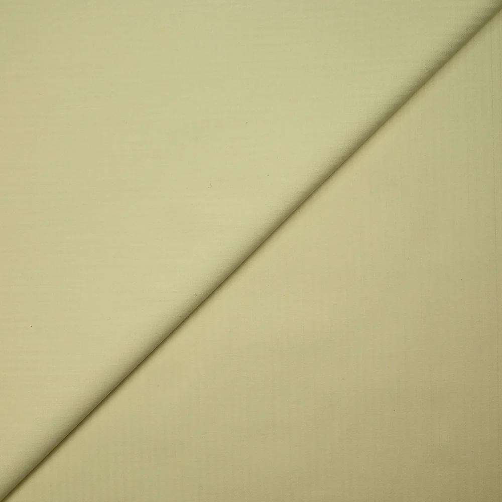 Coton satiné fin rayure ton sur ton jaune pâle