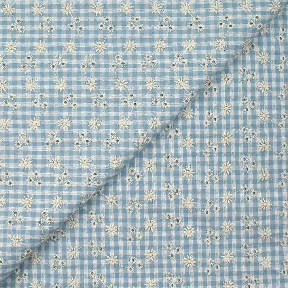 Coton Vichy brodé fond bleu ciel