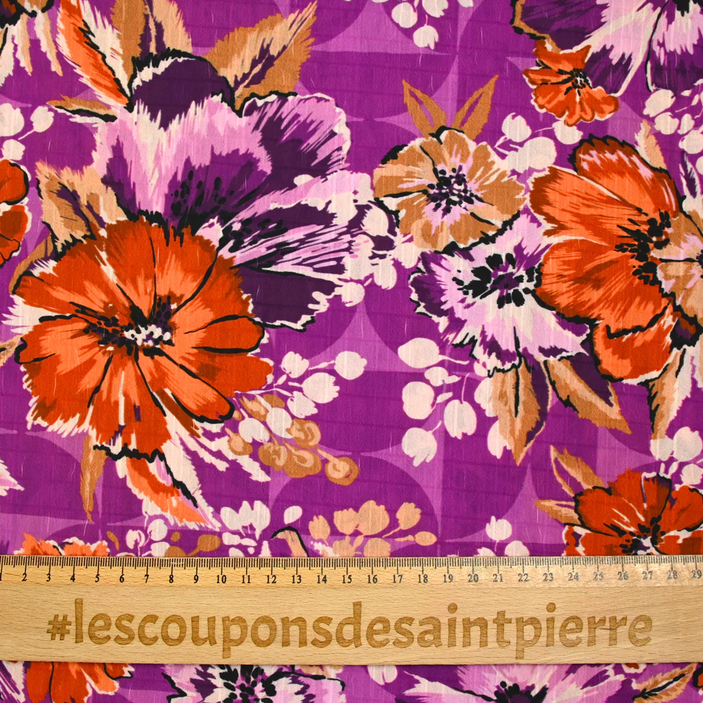 Crêpe imprimé fleurésia fond violet - Image 3