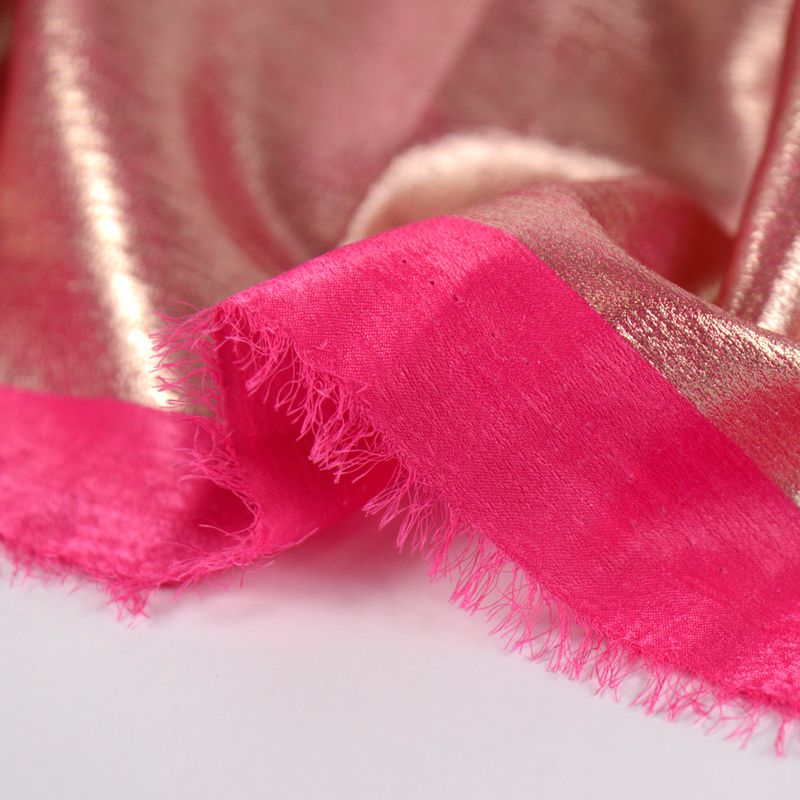 Crêpe irisé doré fond fuchsia - Image 3