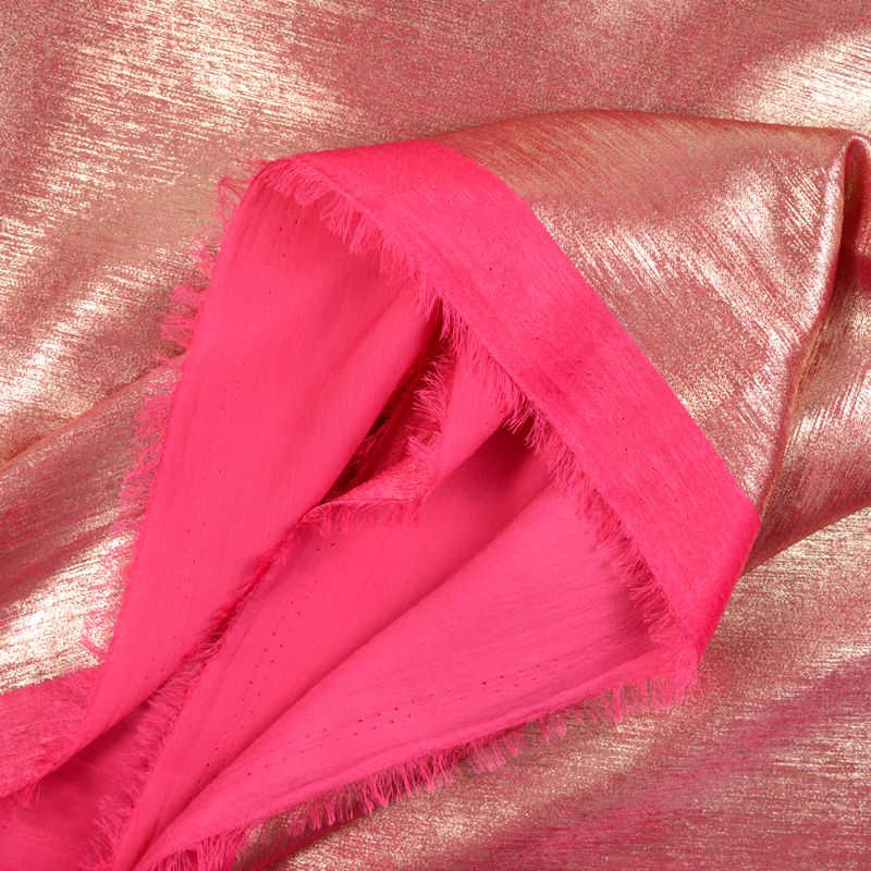 Crêpe irisé doré fond fuchsia - Image 4