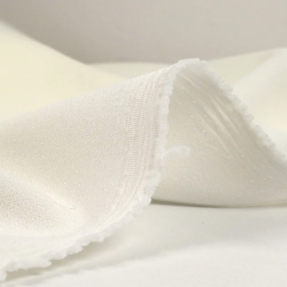 Crêpe polyviscose blanc cassé - Image 4