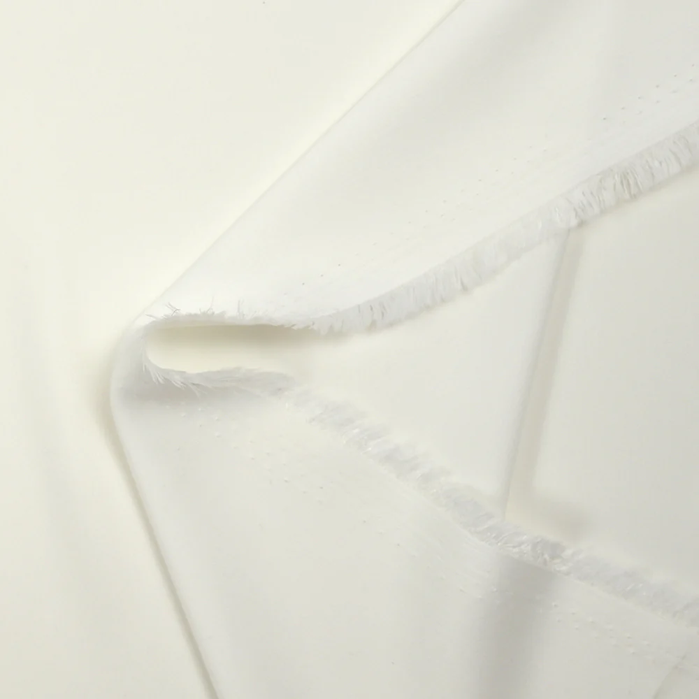 Crêpe satin de polyester mat blanc cassé - Image 4