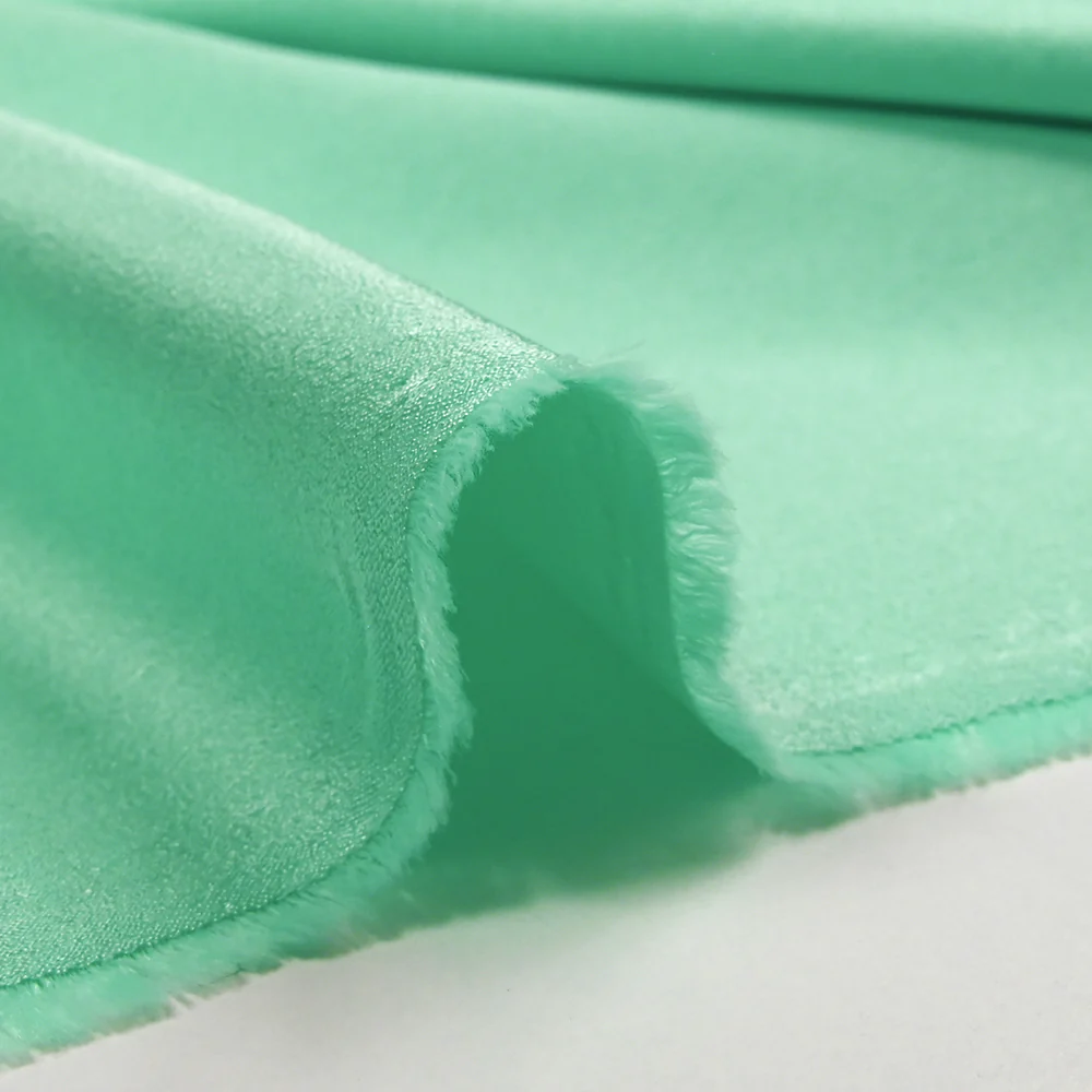 Crêpe satin effet lavé vert d'eau - Image 5
