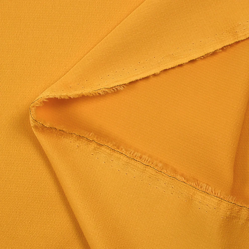 Crêpe satin polyester Bubble jaune moutarde - Image 4
