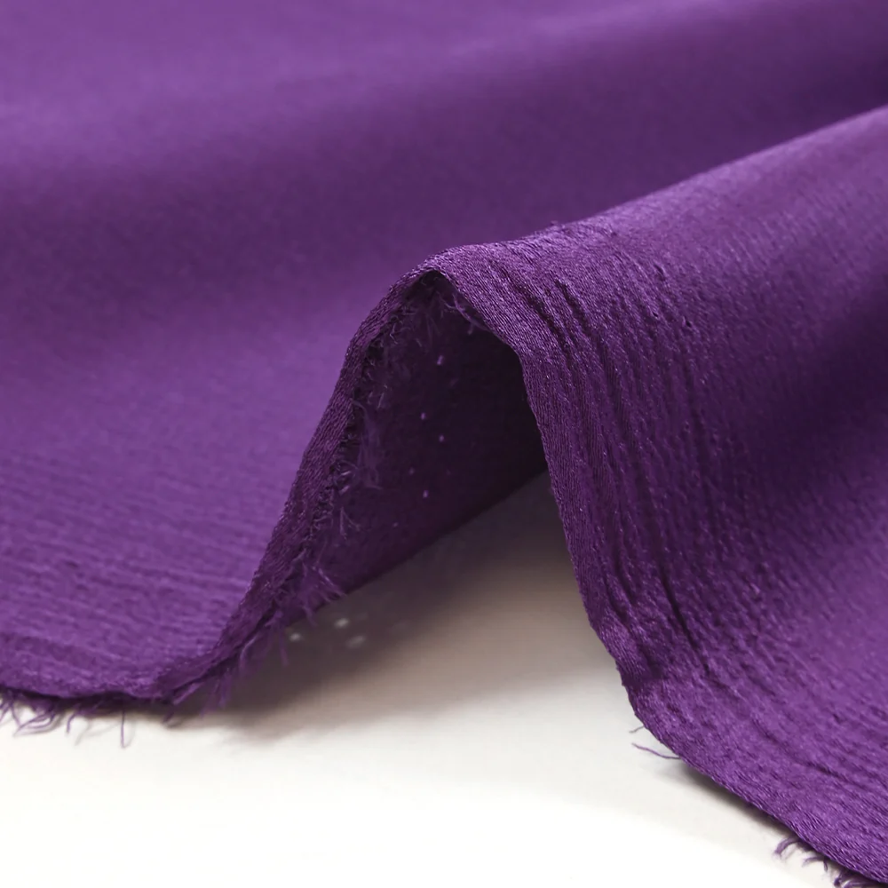 Crêpe satin polyester léger violet - Image 4