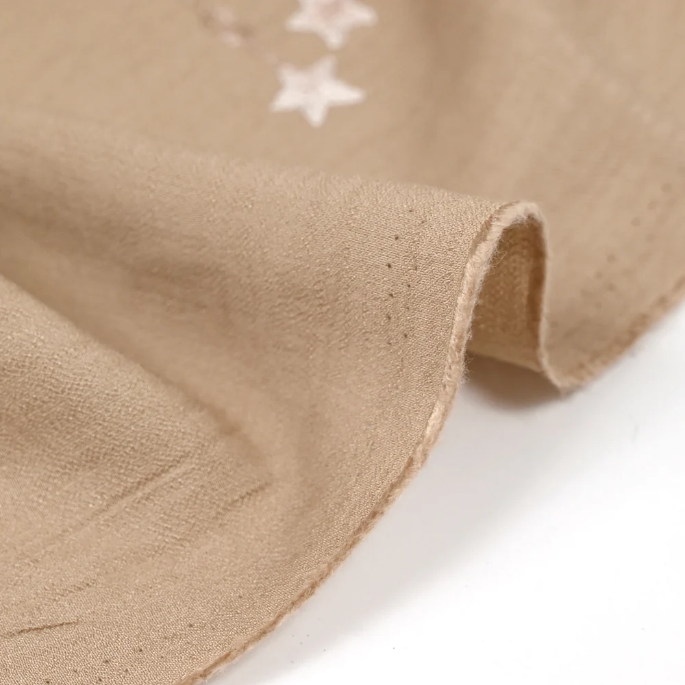 Crêpe viscose brodé Luna fond beige - Image 5