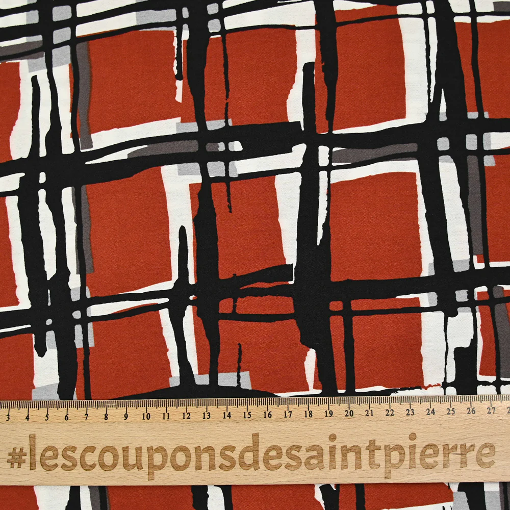 Crêpe viscose imprimé à carreaux fond marron - Image 4