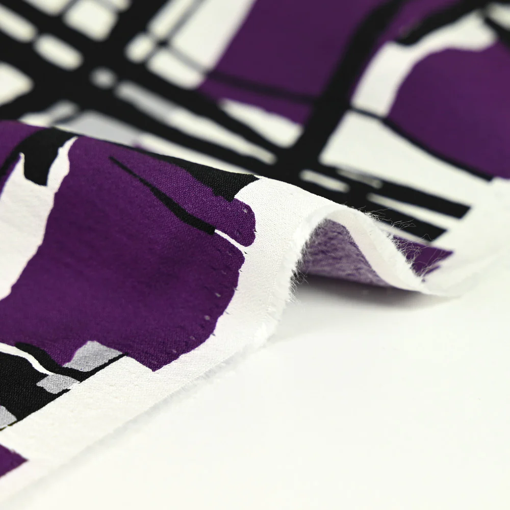 Crêpe viscose imprimé à carreaux fond violet - Image 7