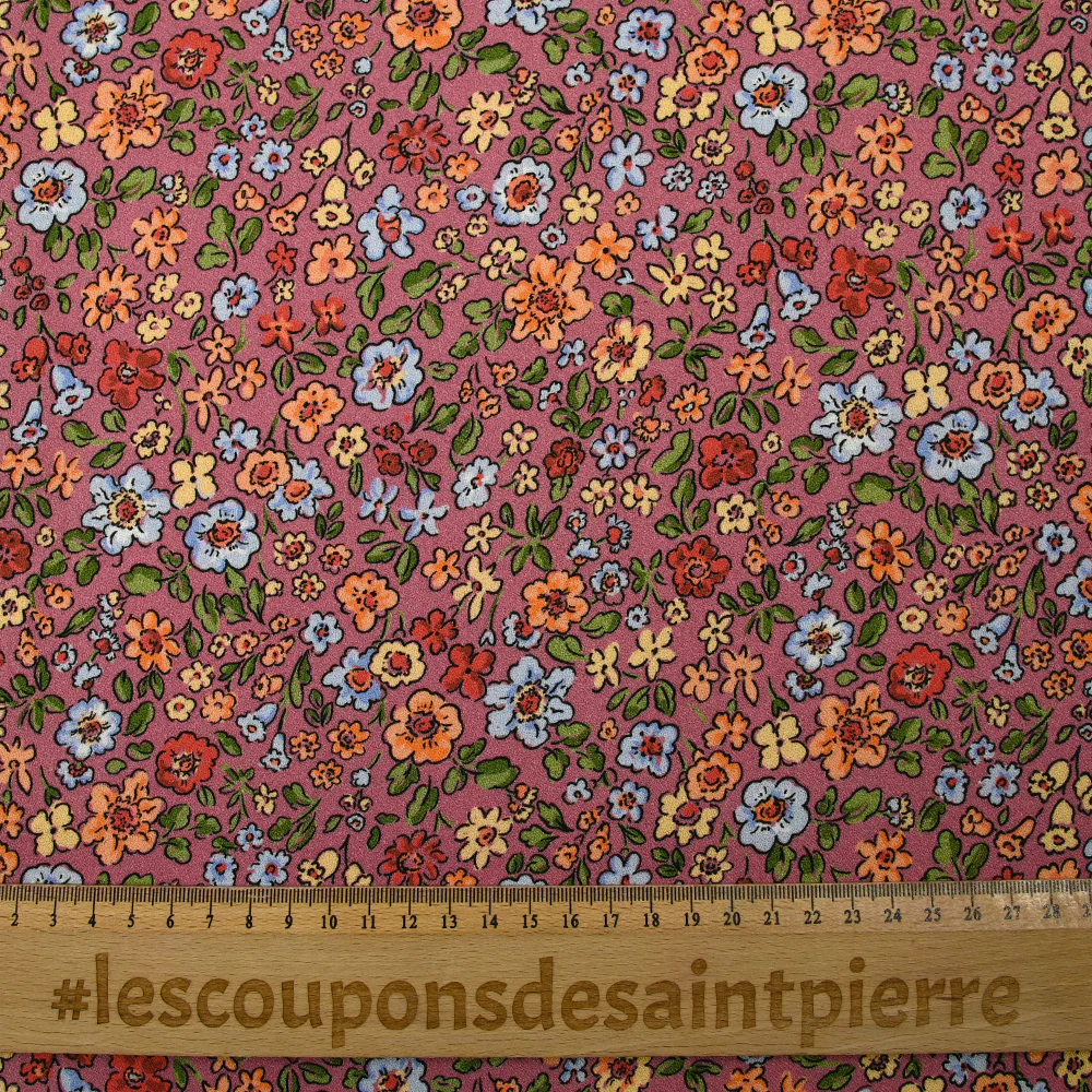 Crêpe viscose imprimé envolée florale fond cassis glacé - Image 3