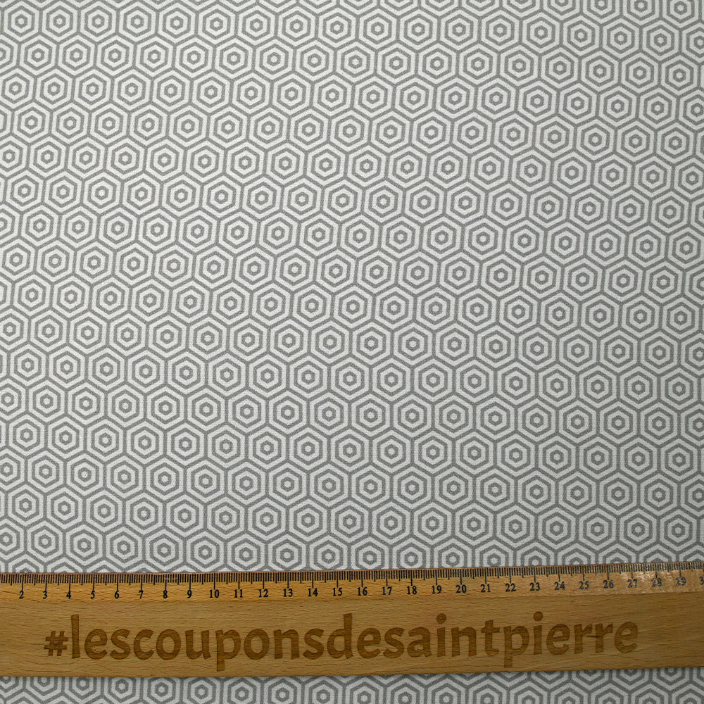 Crêpe viscose imprimé labyrinthe hexagonal gris et blanc - Image 3