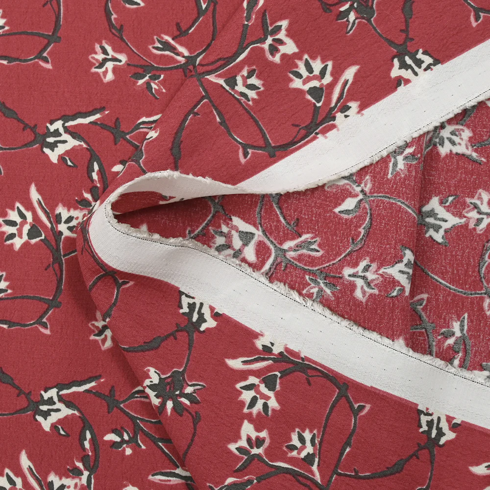 Crêpe viscose imprimé lien floral fond bordeaux - Image 5