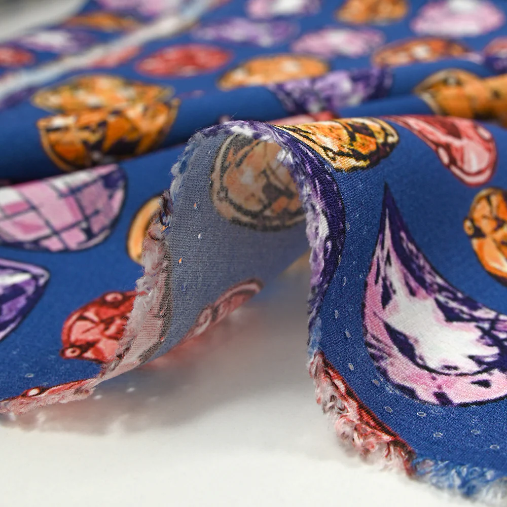 CrĂȘpe viscose imprimĂ© pierre prĂ©cieuse fond bleu roi - Image 6