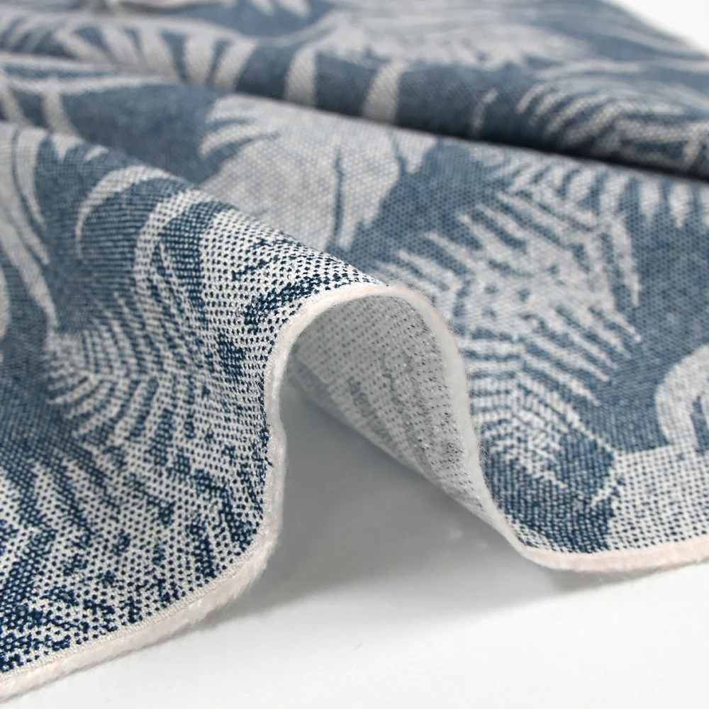 Crêpe viscose imprimé pointillisme feuillage bleu denim - Image 6