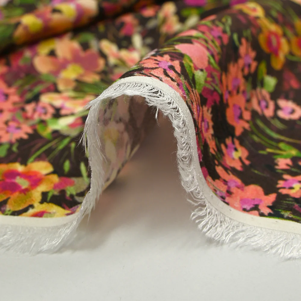 Crêpe viscose imprimé printemps en fleurs fond marron - Image 6