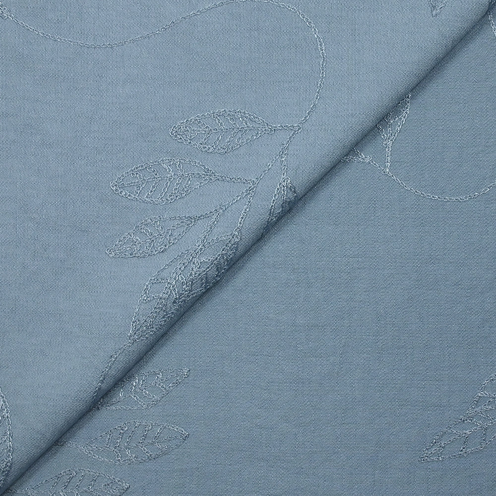 CrĂȘpe viscose Lily brodĂ© feuillage bleu barbeau - Image 5