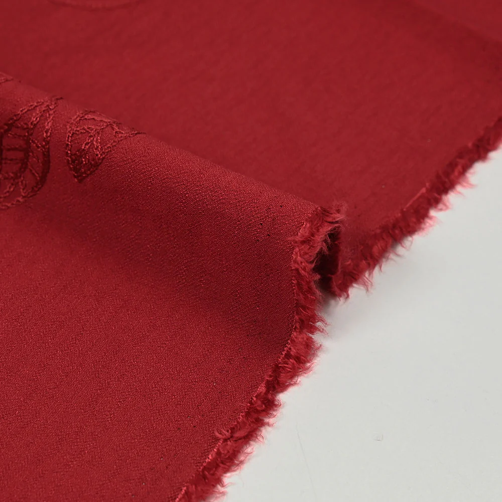 Crêpe viscose Lily brodé feuillage brique - Image 6
