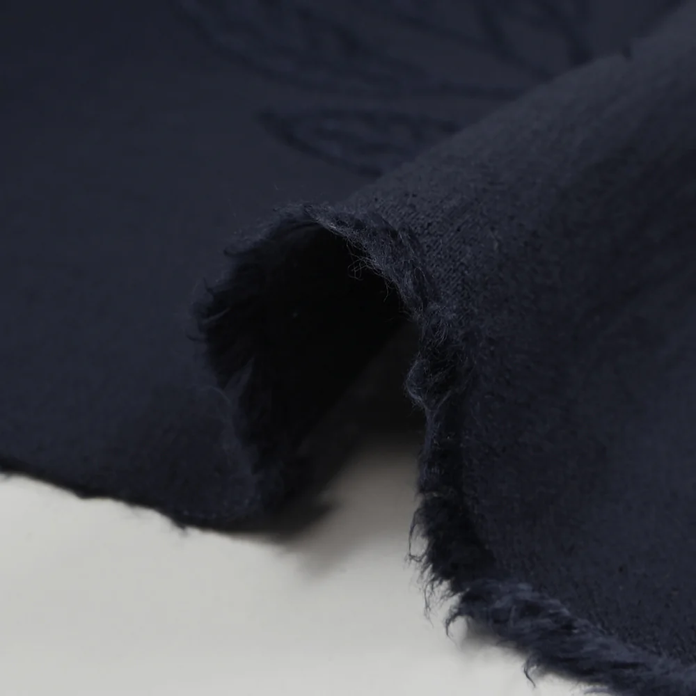 Crêpe viscose Lily brodé feuillage marine - Image 7