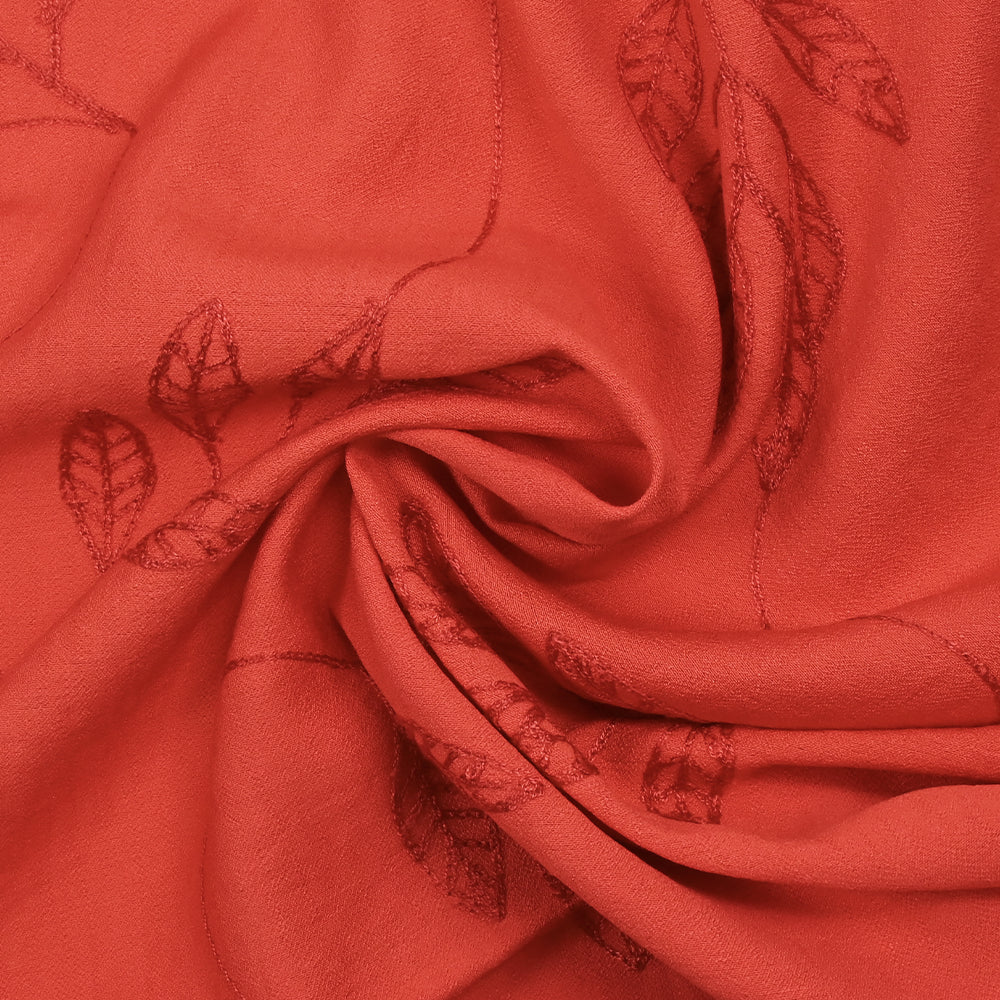 CrĂȘpe viscose Lily brodĂ© feuillage rouge - Image 2